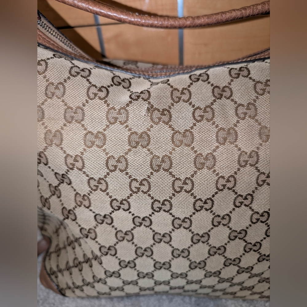 Gucci Brown and Cream Monogram Shoulder Bag - Picture 12 of 16